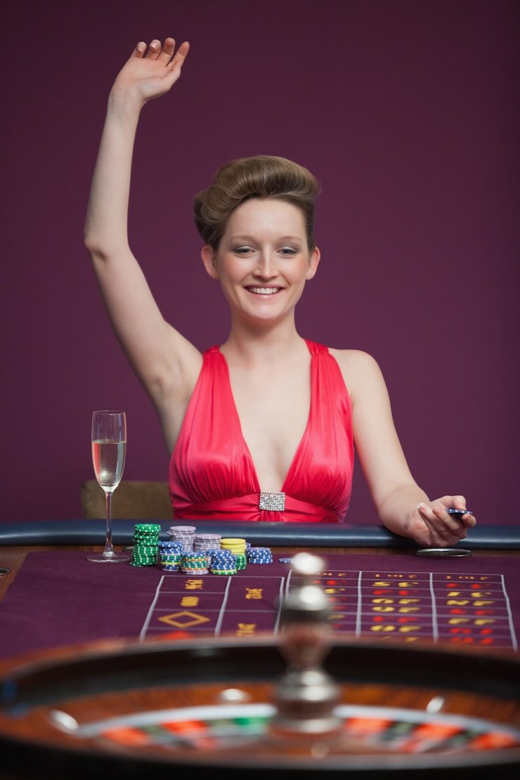Multi-sport dashboard showing football, badminton, and casino options